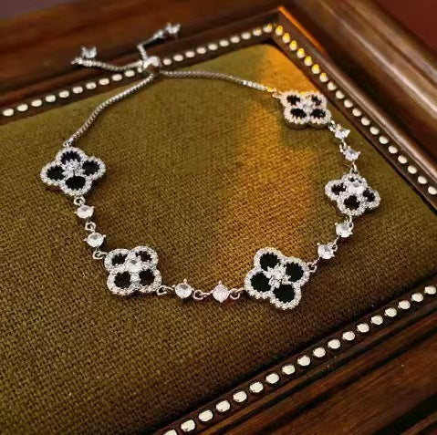 Adjustable Gold-Plated Shell Clover Bracelet